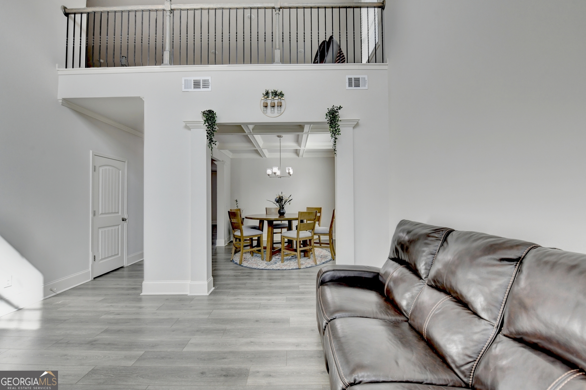 5285 Blue Mountain LN