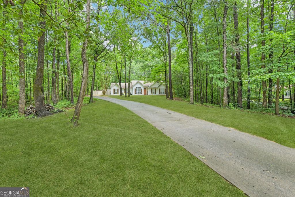 Photo of 384 Marsha Way, Sharpsburg, GA 30277 (MLS # 10775151)