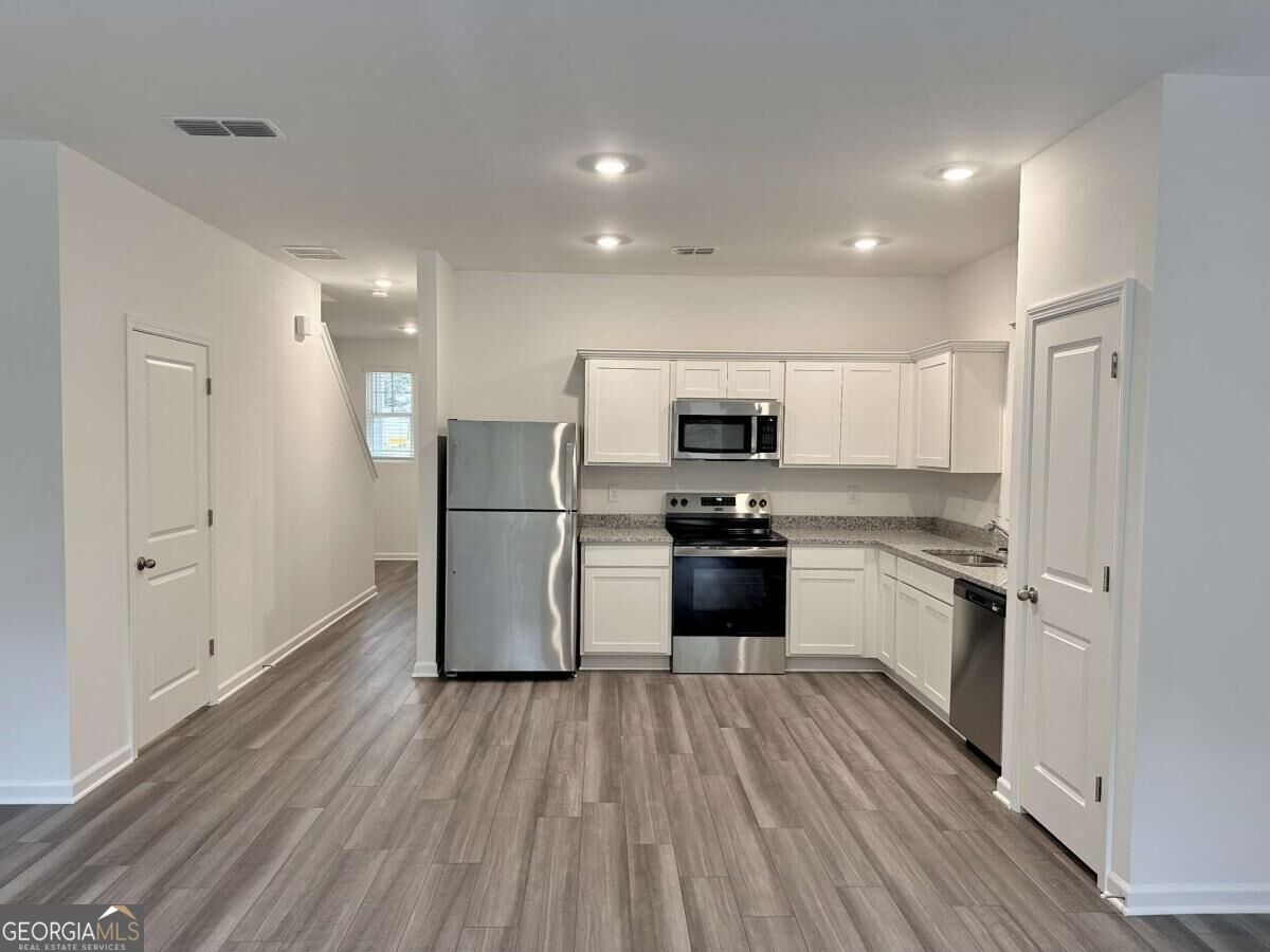 253 Bravo AVE