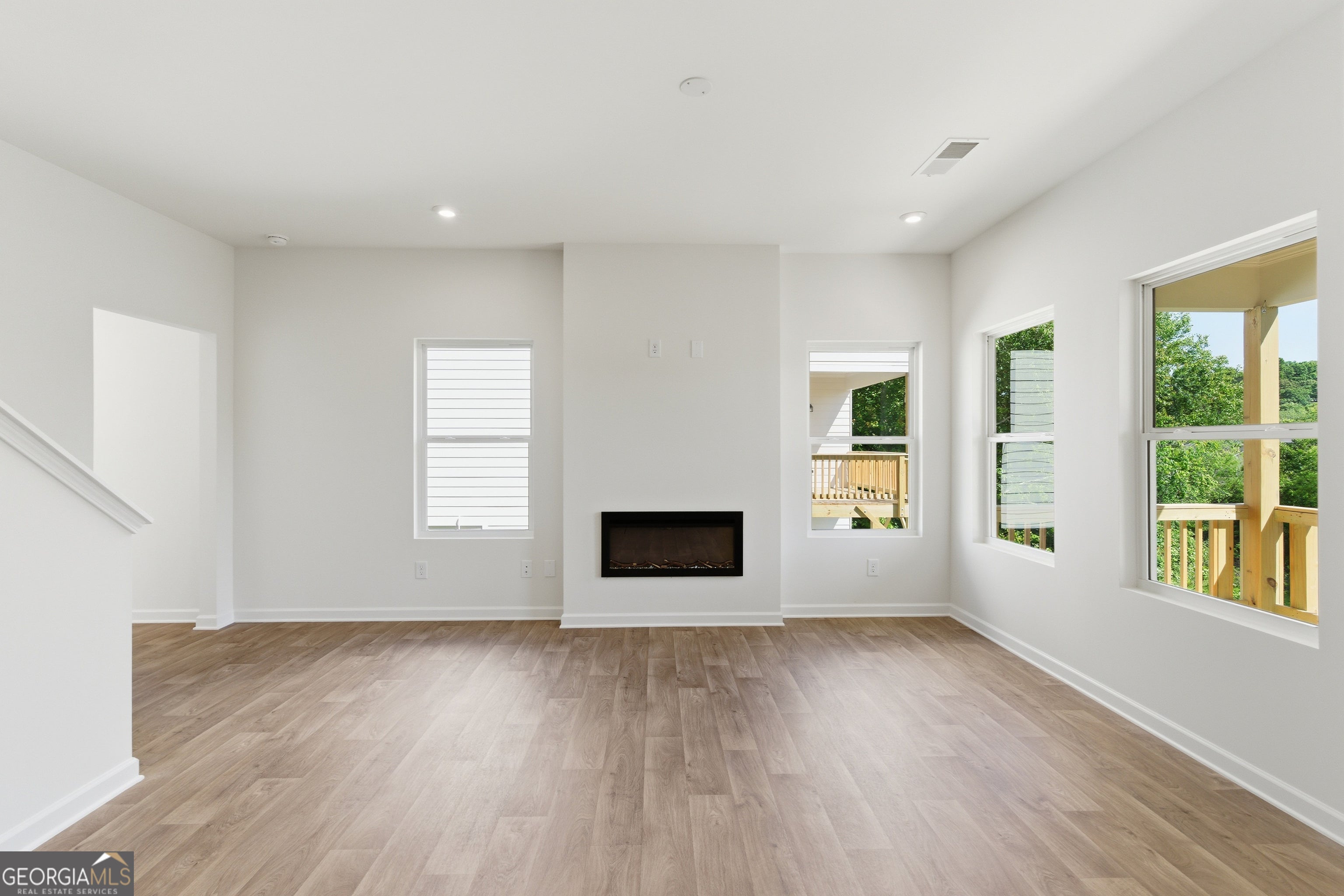 2694 Jordan LN