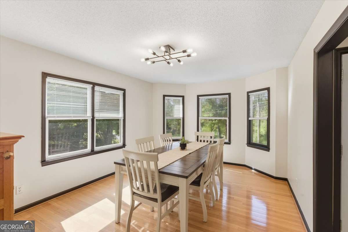 92 W Creekview DR