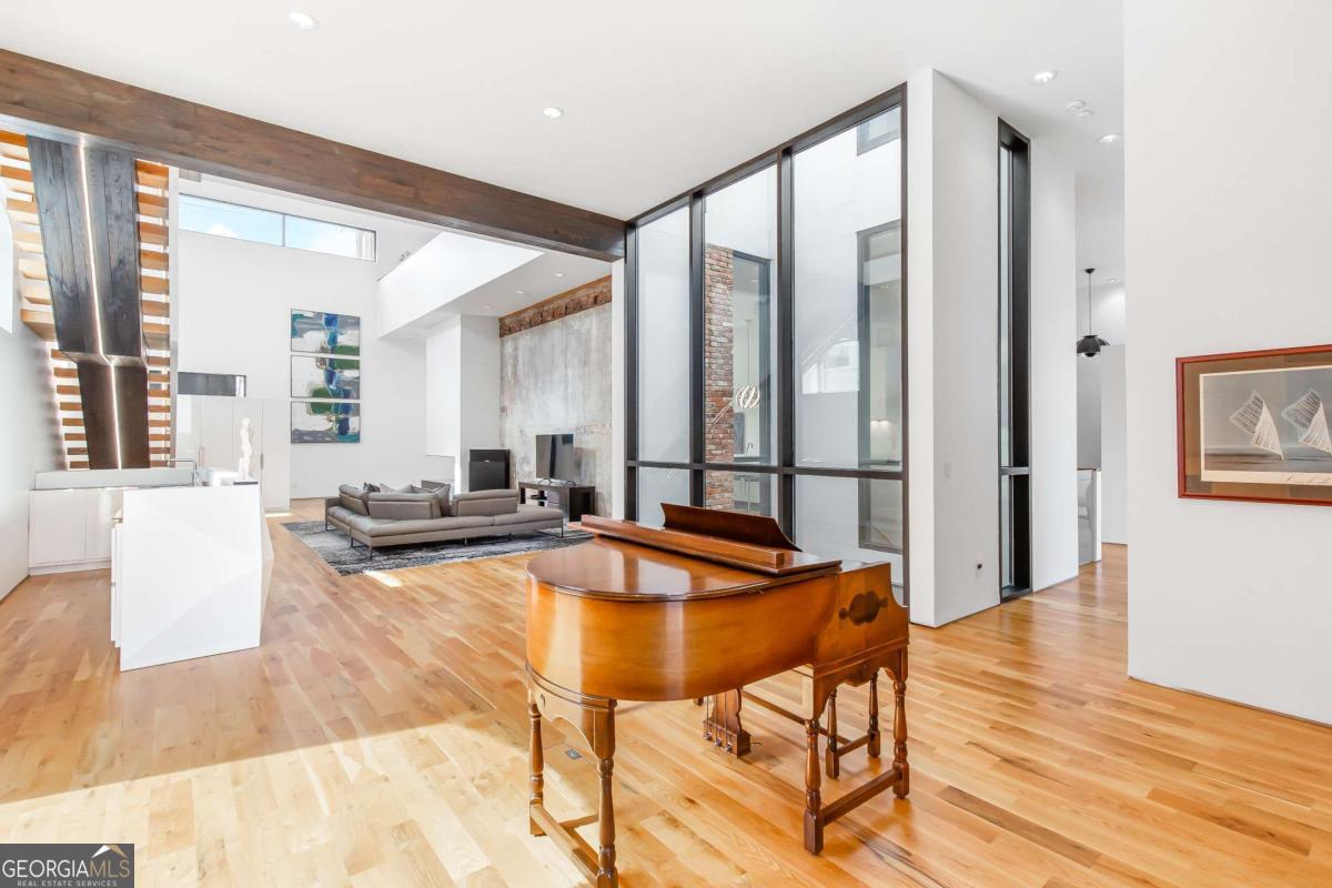 23 PERRY ST