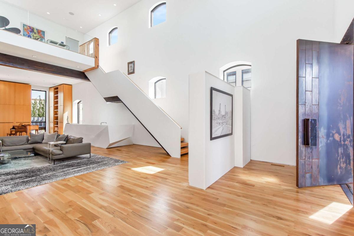23 PERRY ST
