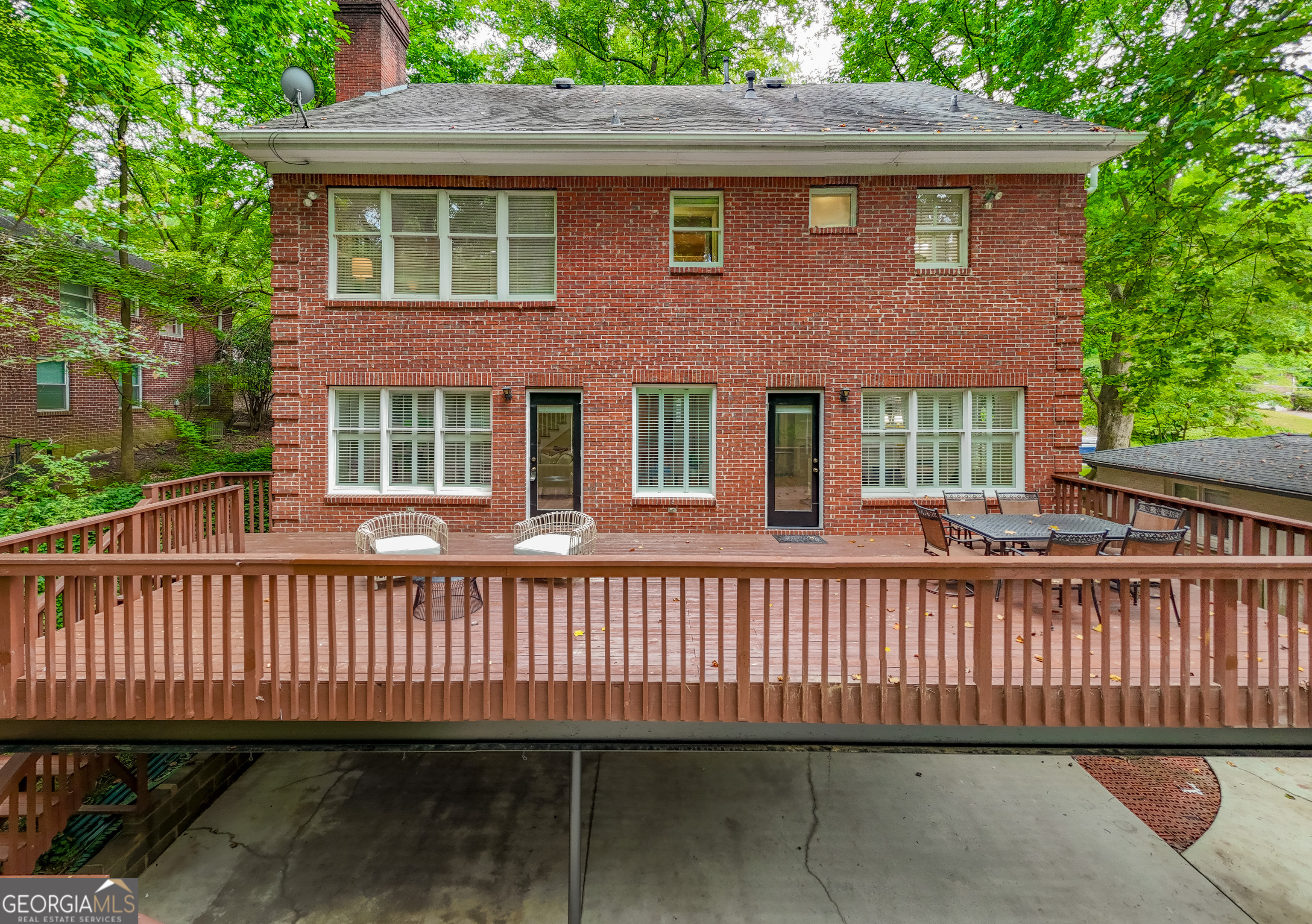 327 W Parkwood RD