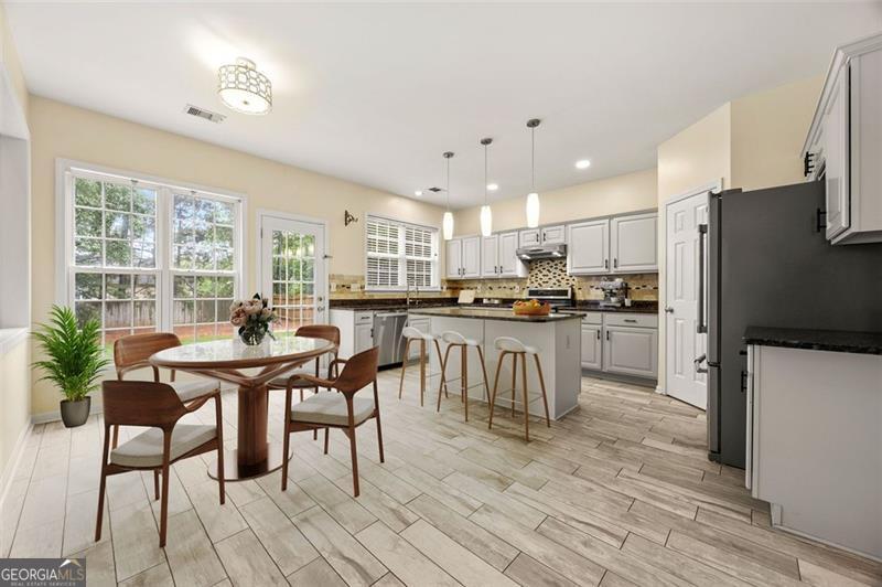 5156 AMBERDEN HALL DR