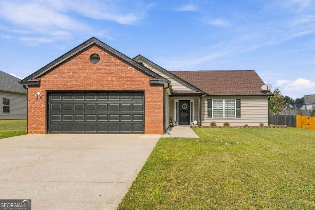 Photo of 255 Galway Ln, Hampton, GA 30228 (MLS # 10874797)