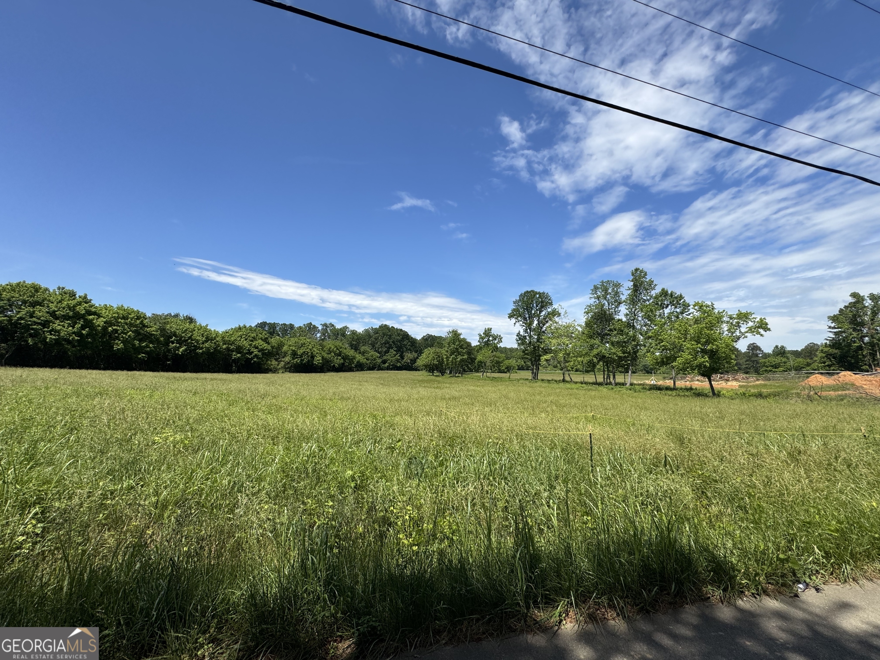 200 Willow LN