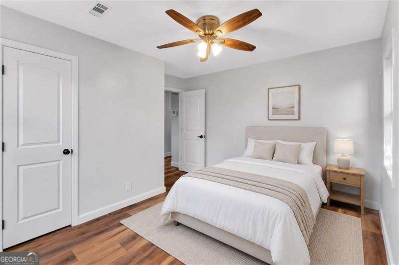 1328 Sharon ST NW