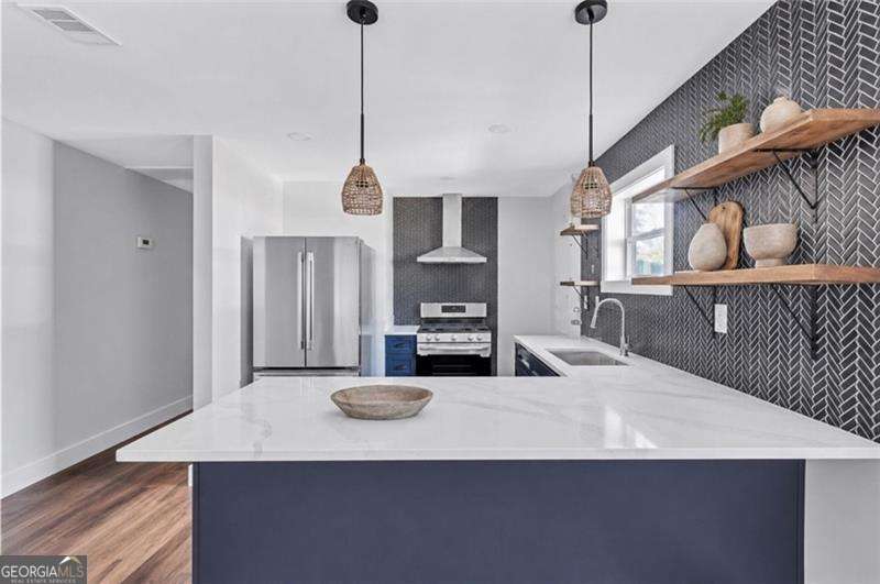 1328 Sharon ST NW