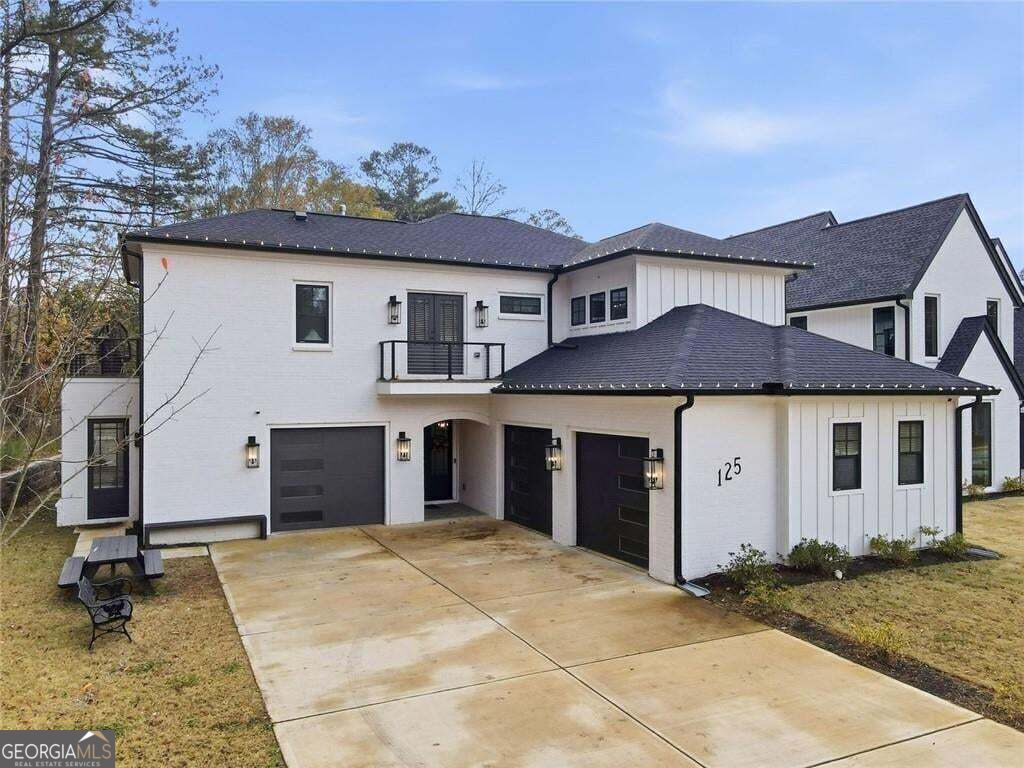 125 Thome DR