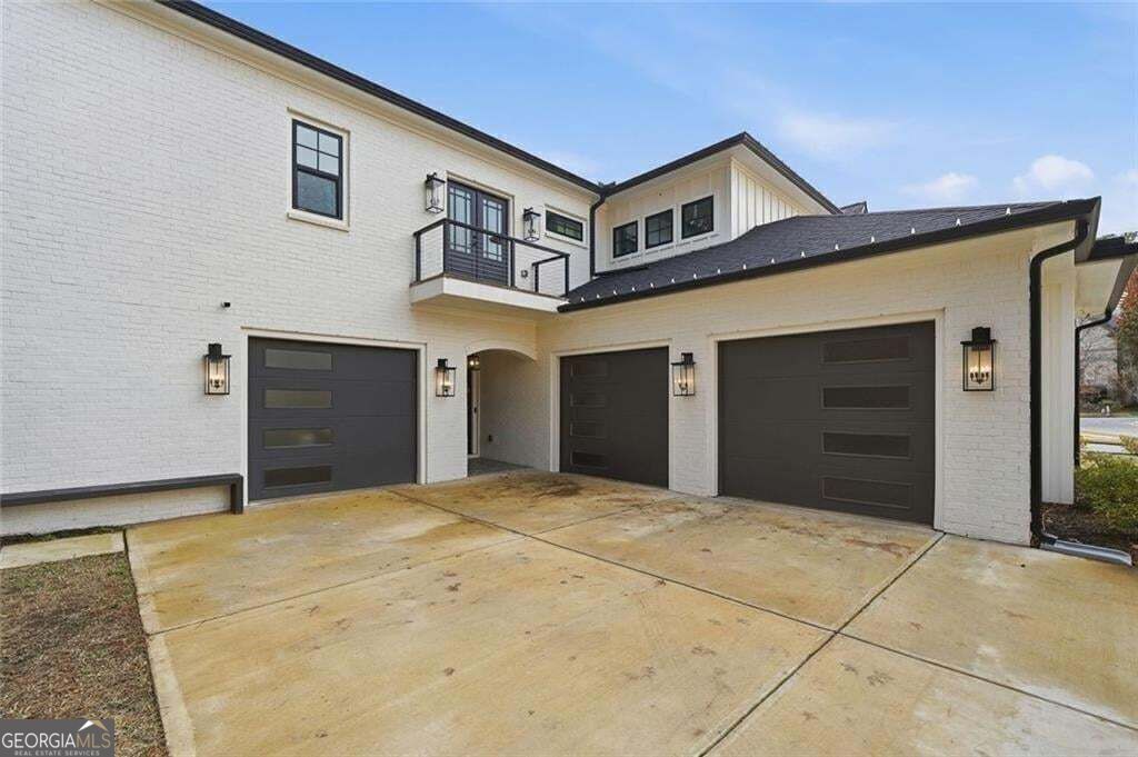 125 Thome DR