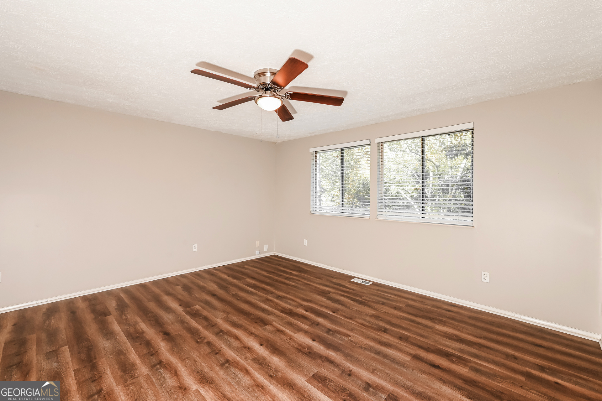 5343 Martins Crossing RD