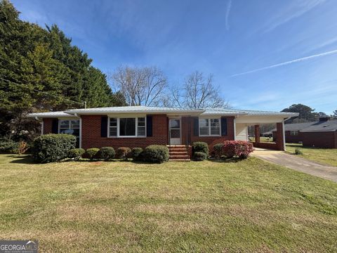 93 Carlton AVE Union Point GA 30669