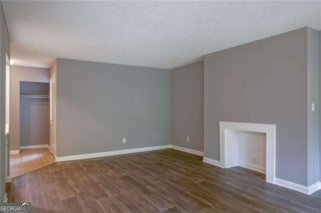 Saratogo Lakes Condos - Residential