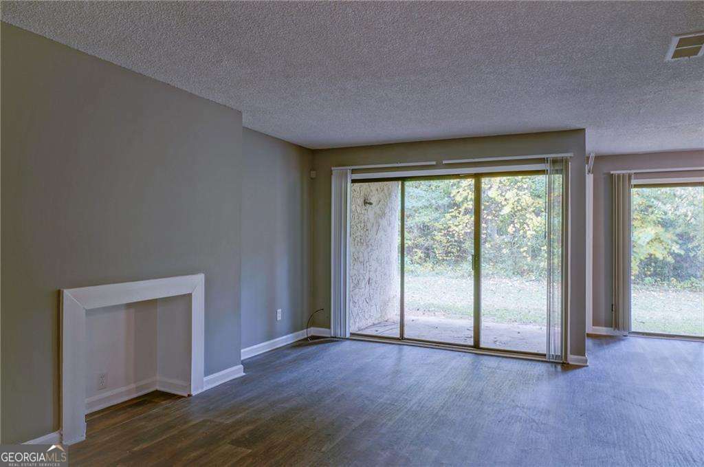 Saratogo Lakes Condos - Residential