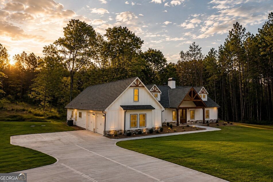 153 Riversong RD