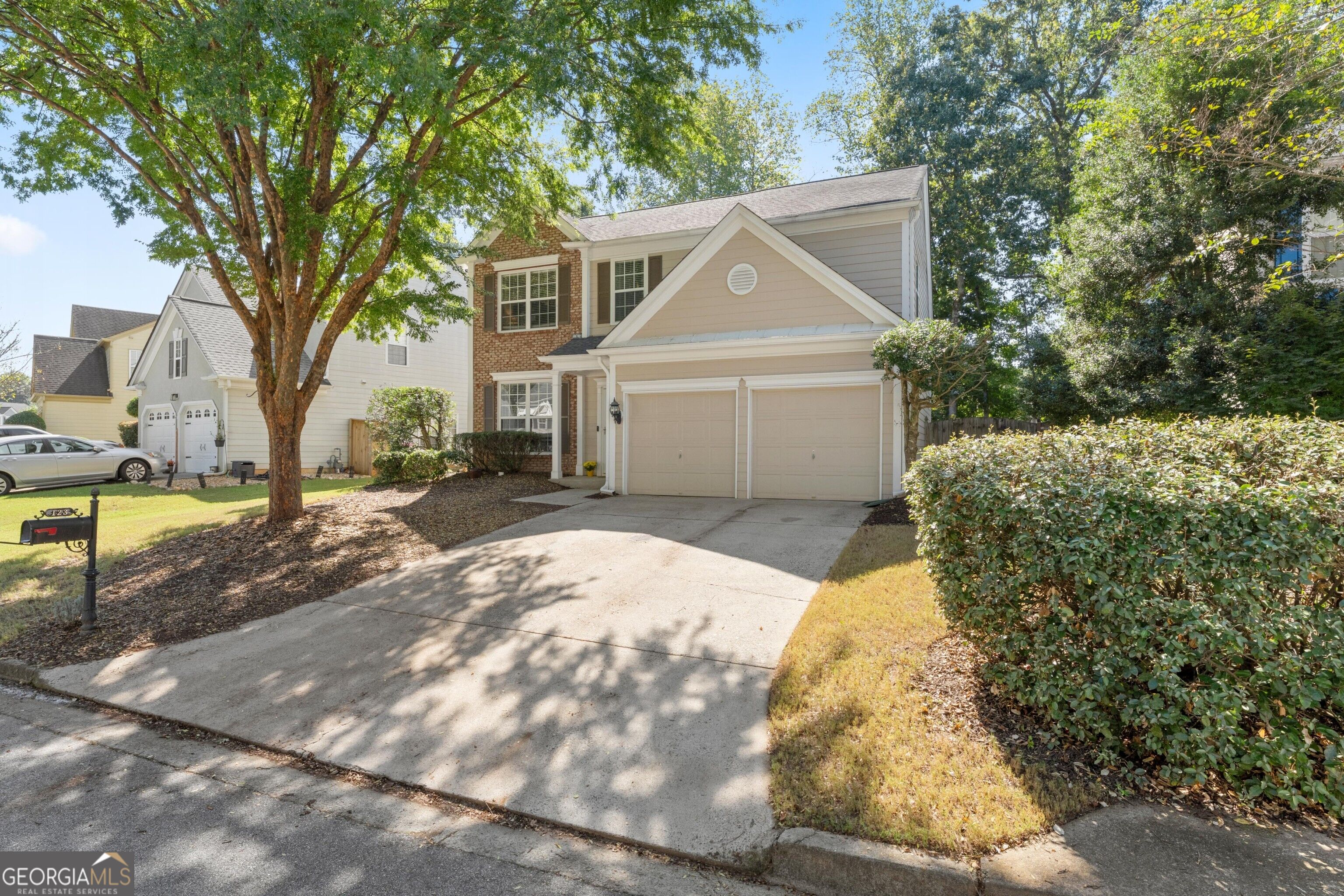123 Wallnut Hall CIR