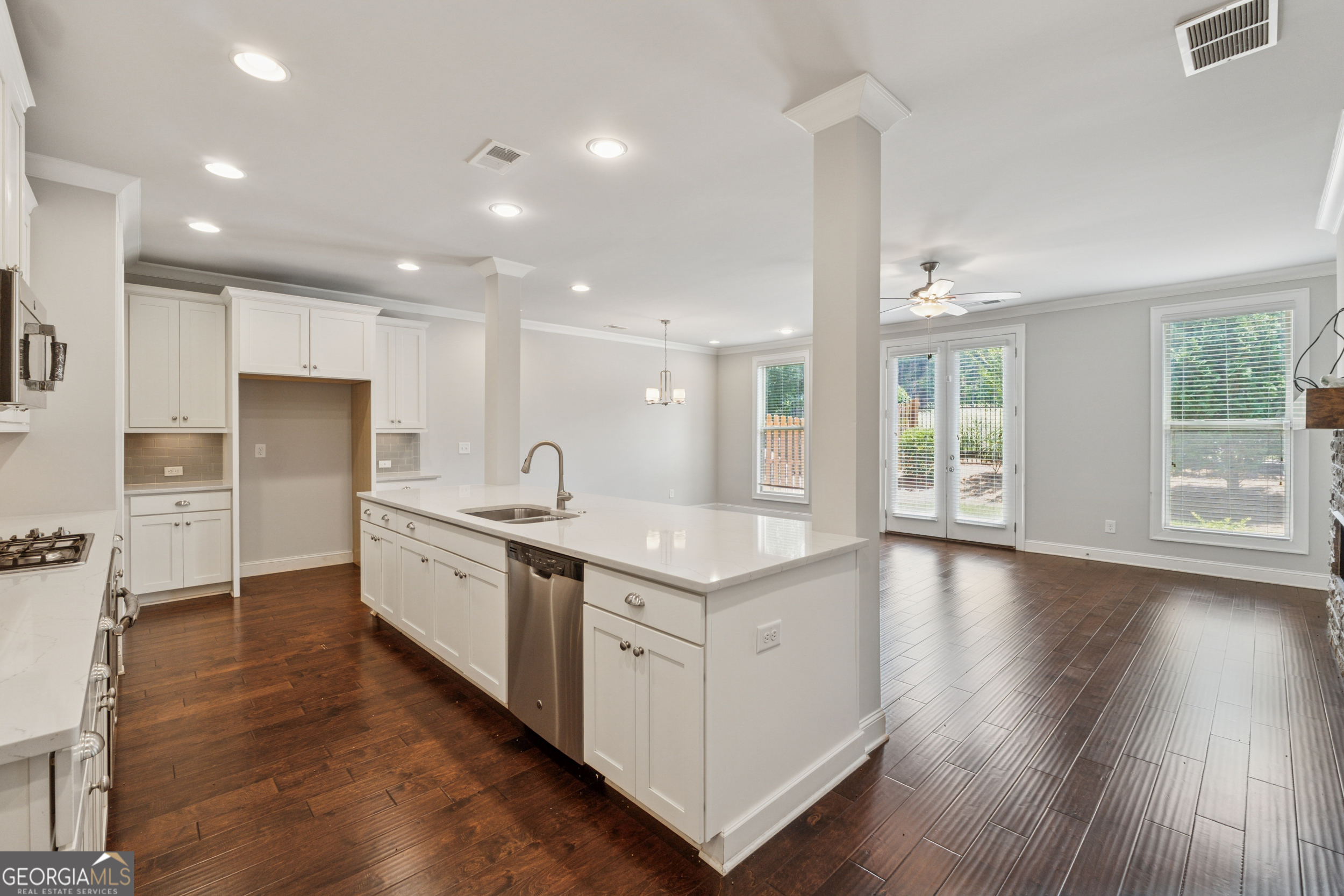 2058 Glenview Park CIR