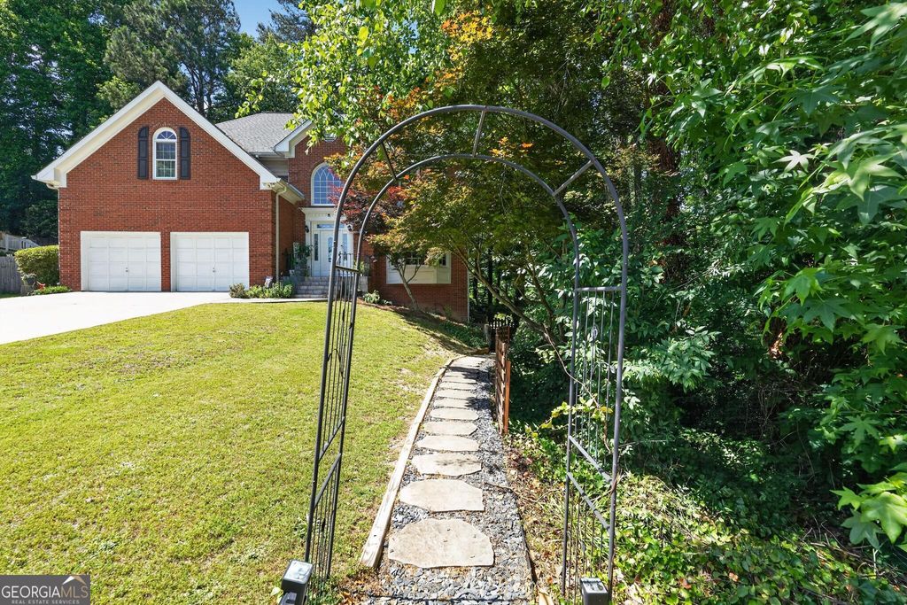 Photo of 1227 Camden Hunt Drive, Lawrenceville, GA 30043 (MLS # 10767589)