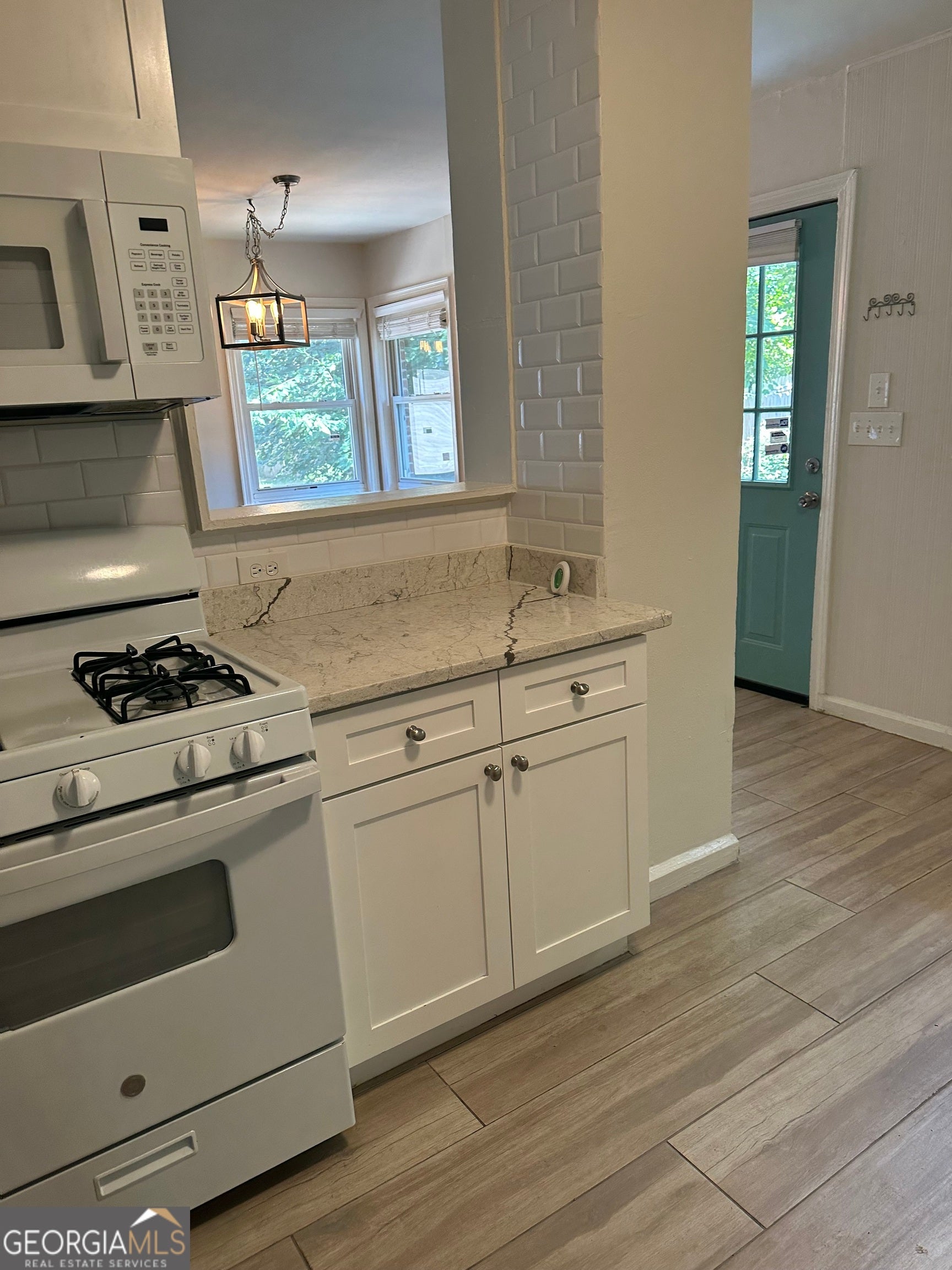 2178 Rugby AVE A (UPSTAIRS)