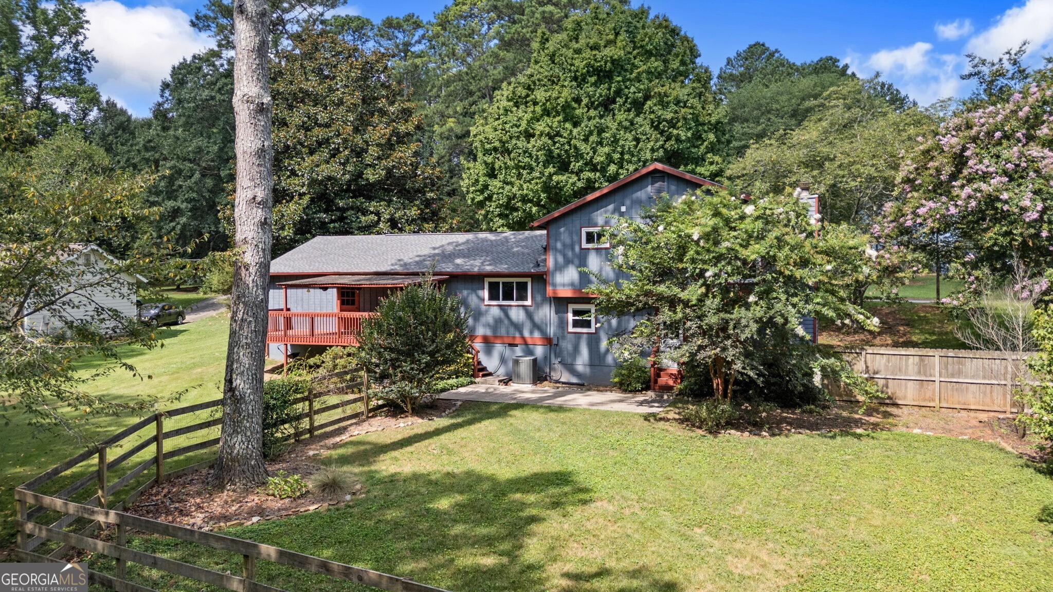 9725 Loblolly LN