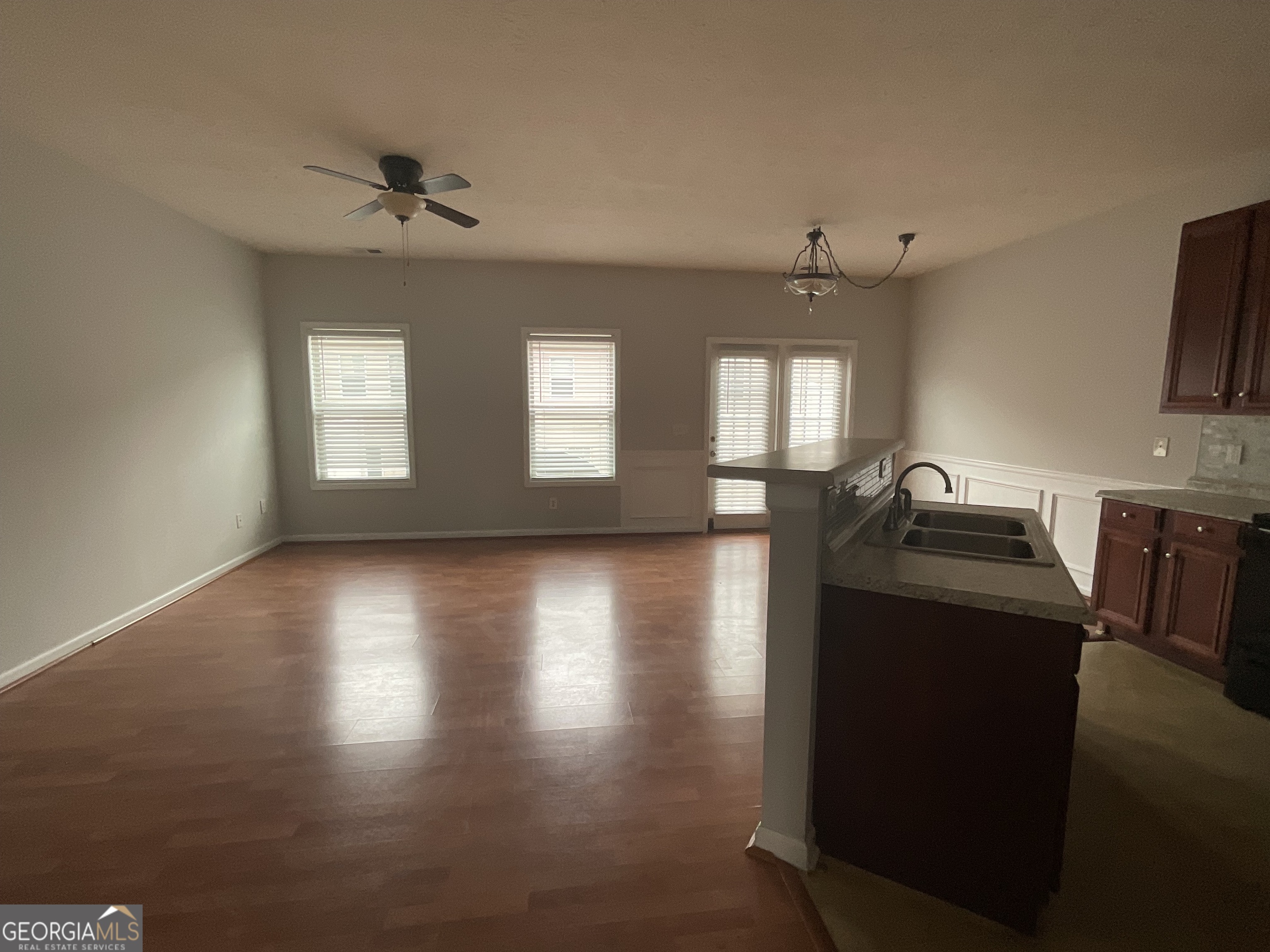 2555 Flat Shoals RD 1703