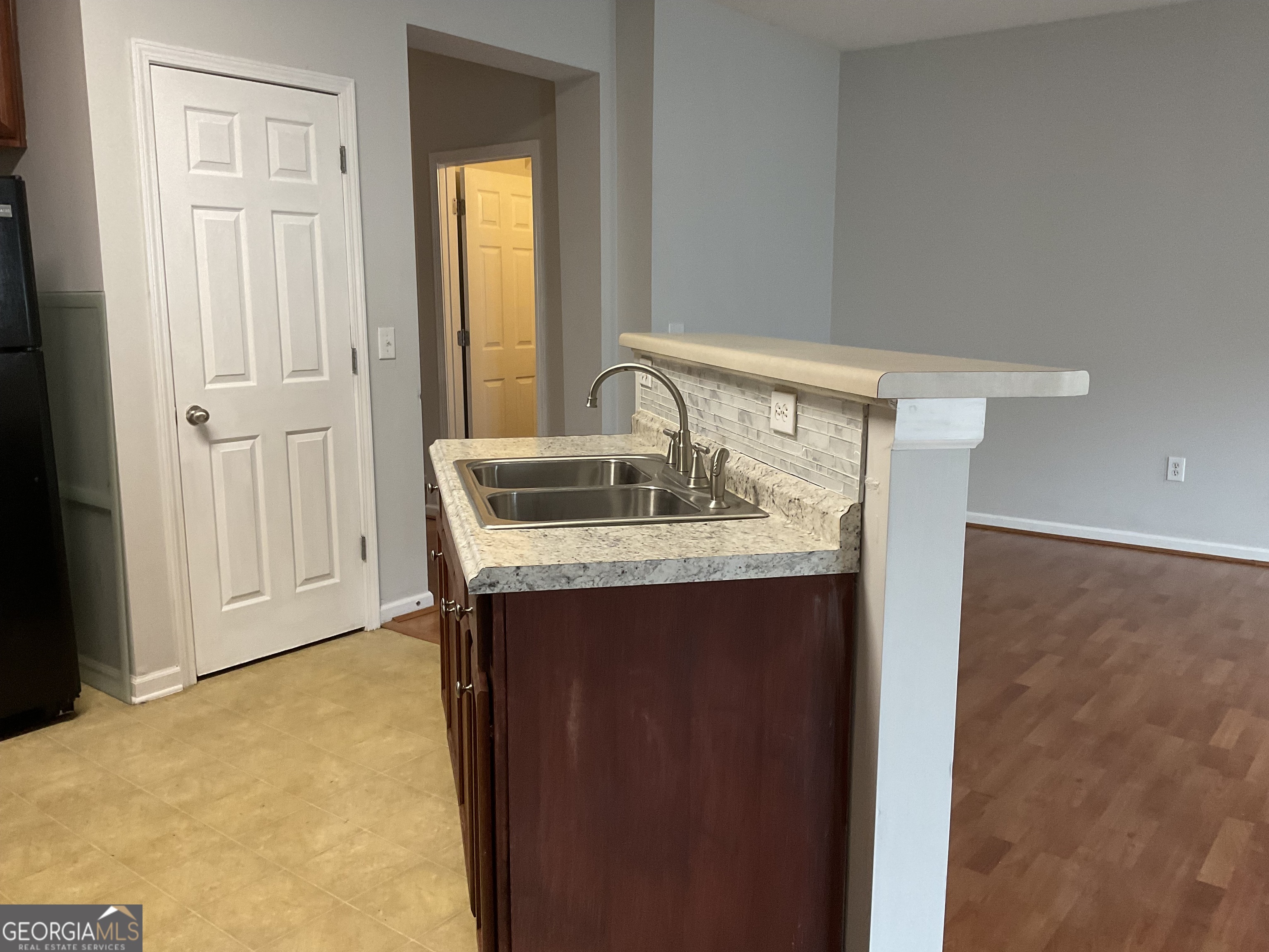 2555 Flat Shoals RD 1703