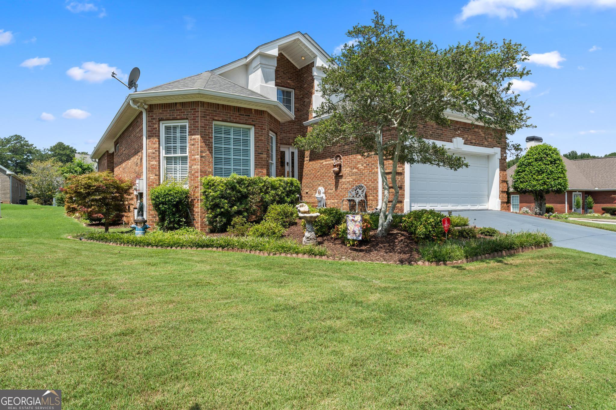 7581 Livingston DR