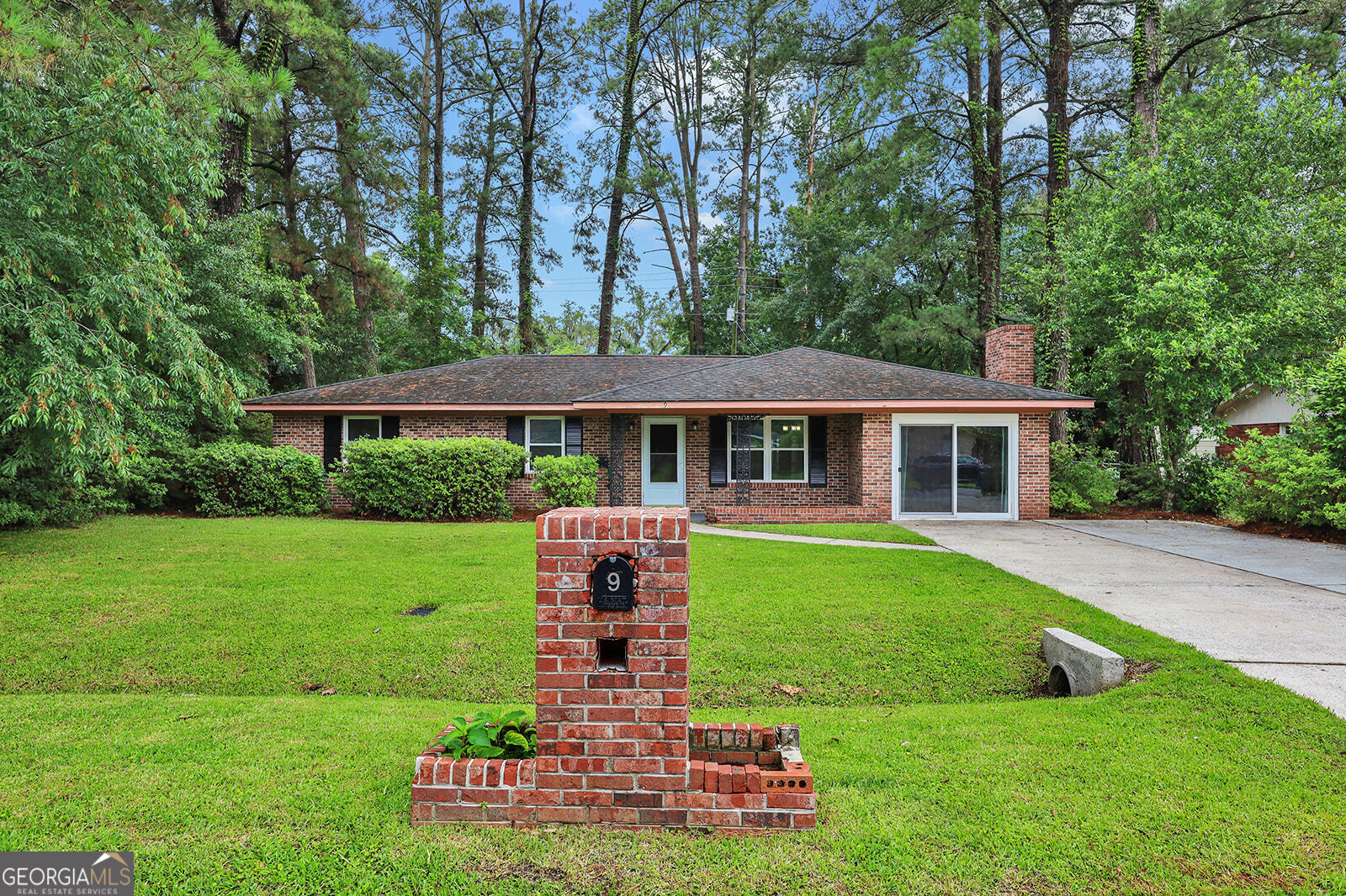 9 Austin DR