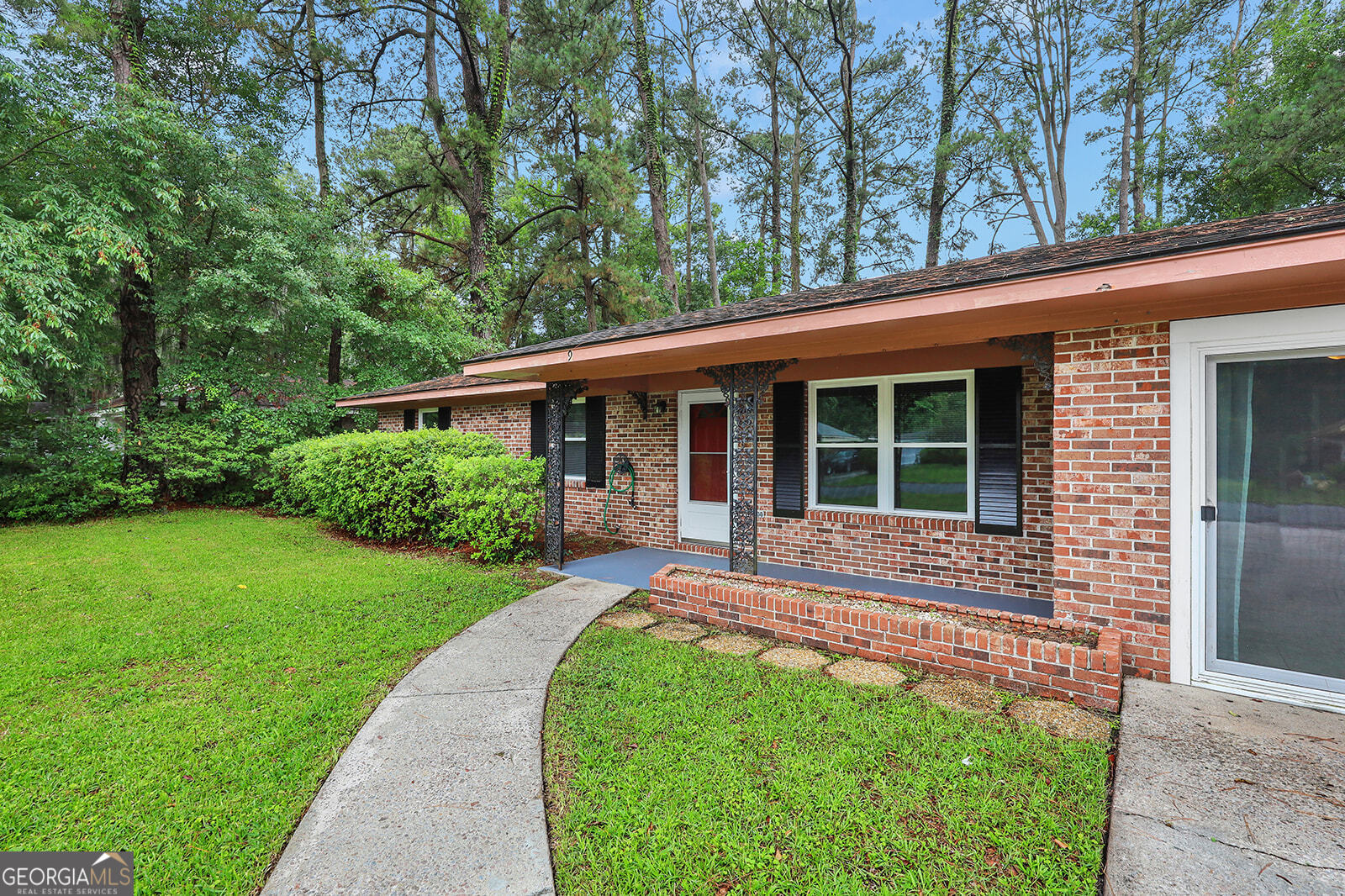9 Austin DR
