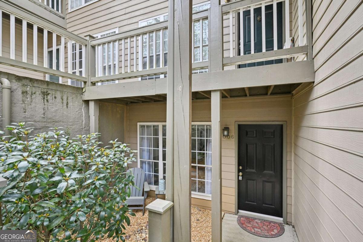 1006 Mill Pond DR SE