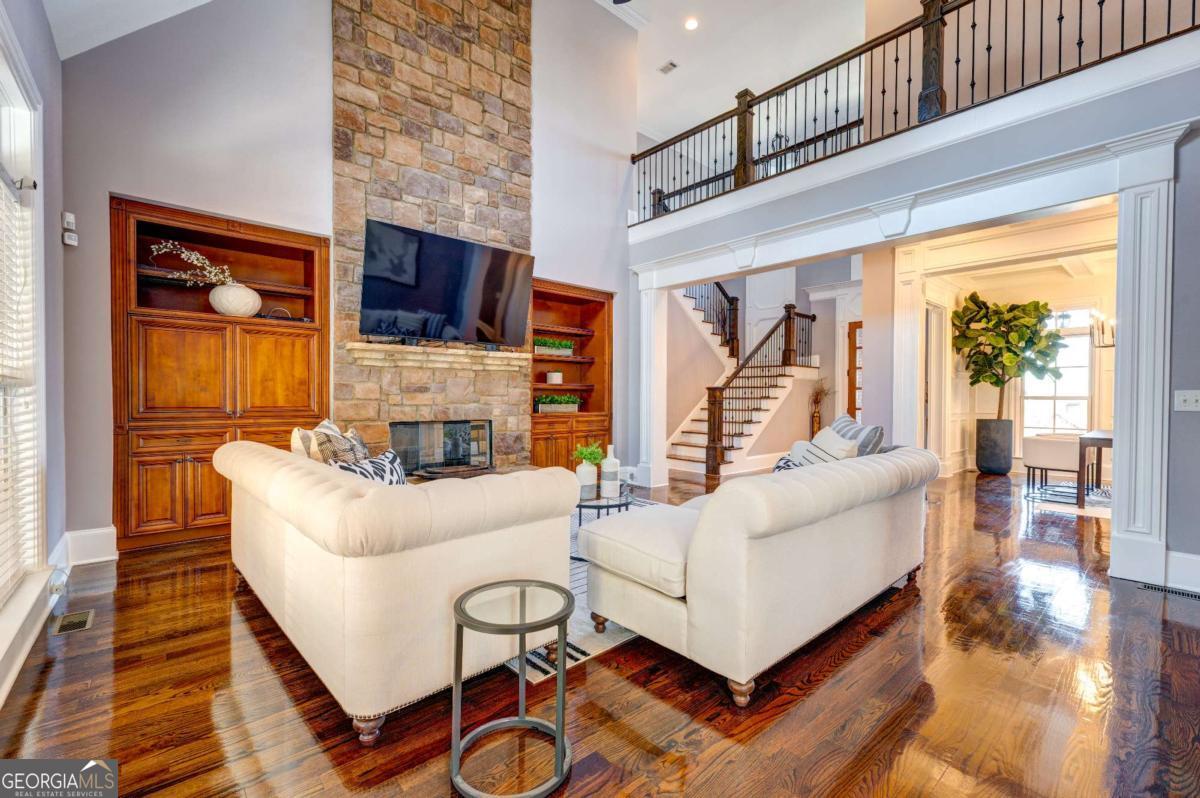 1049 Highland Village TRL