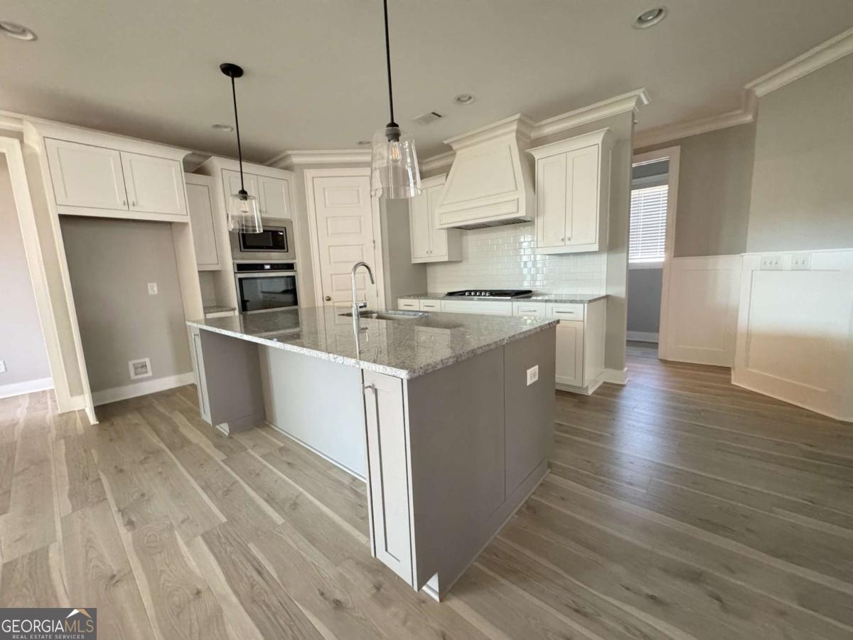 3220 Montebello PKWY