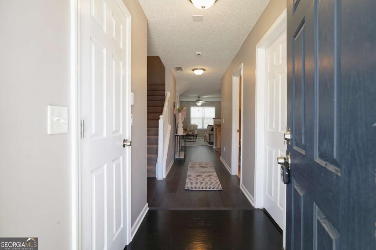 5338 Creekview LN