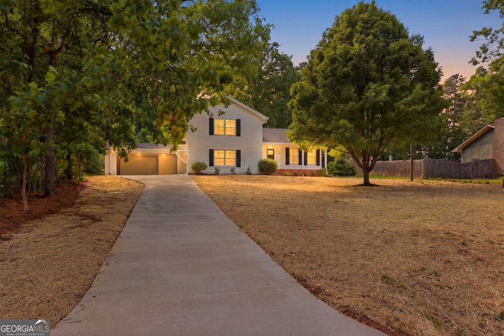 Photo of 54 Stonewood Forest, Toccoa, GA 30577 (MLS # 10761735)