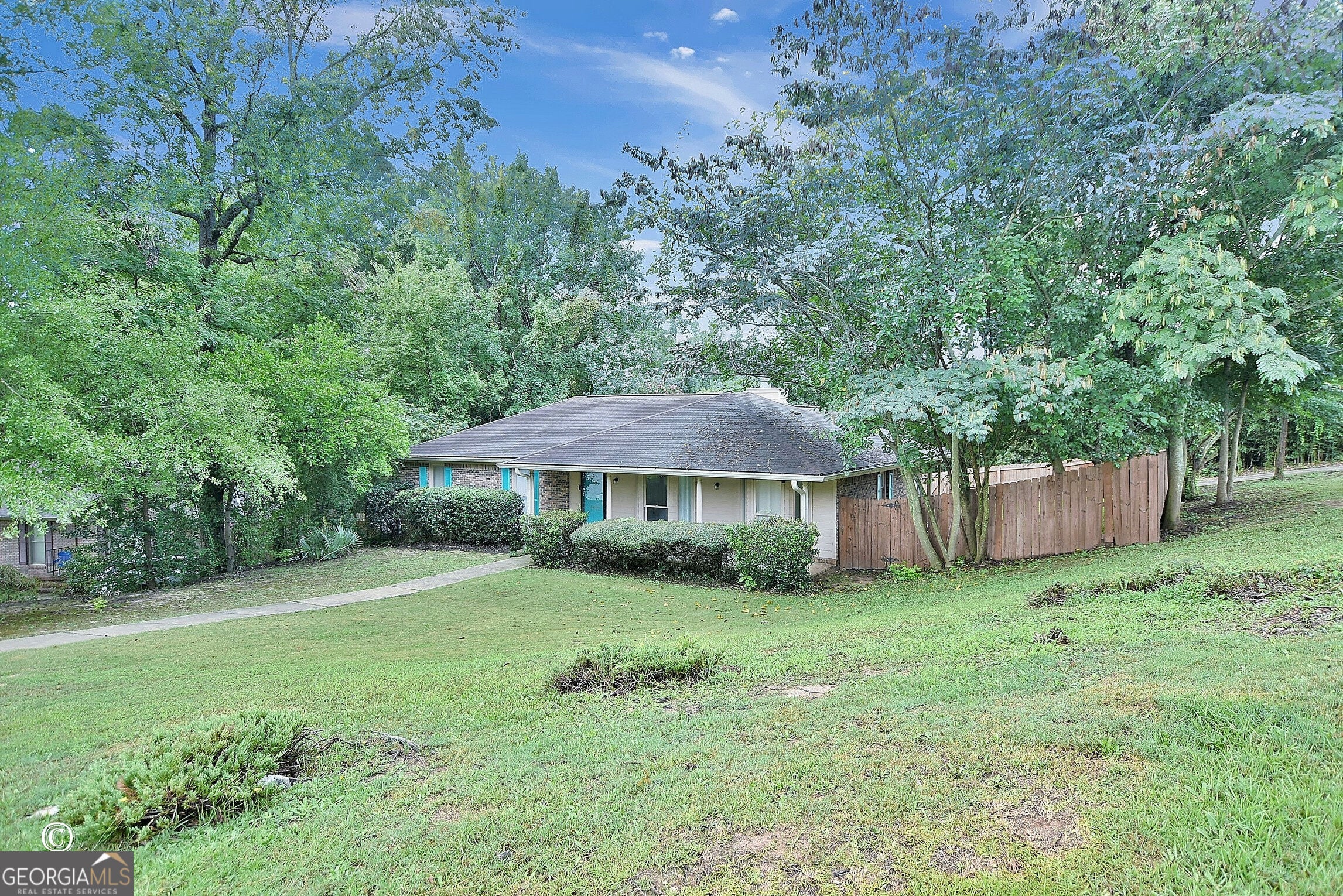 4660 Woodmere LN