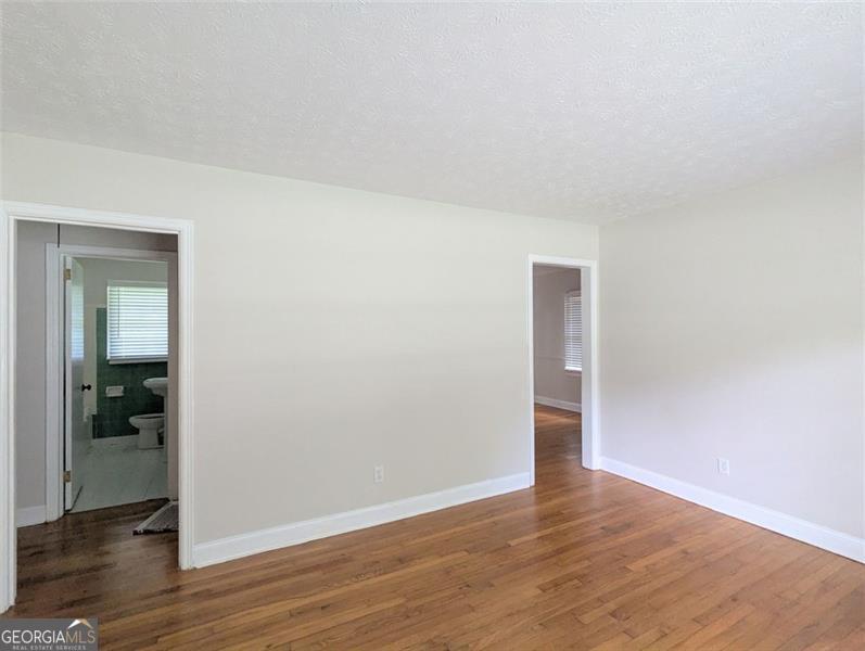 1954 W Taylor AVE