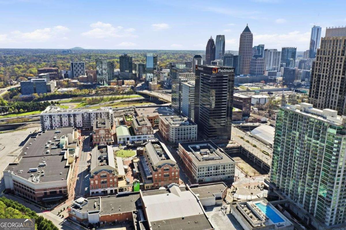 260 18th ST NW 10215