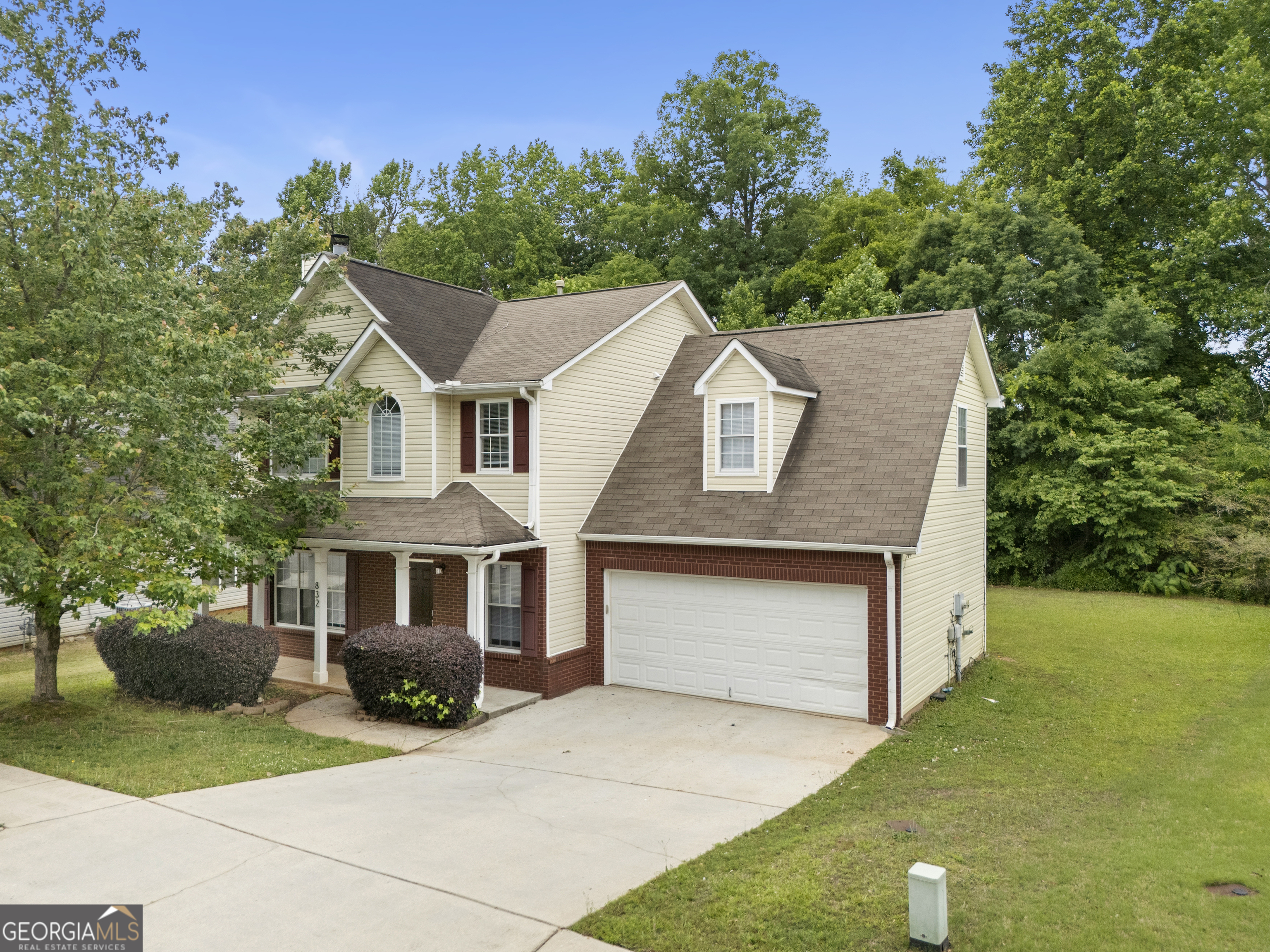 832 Piccadilly CIR