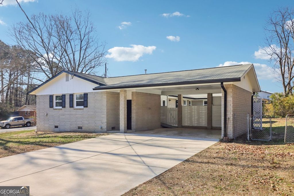 Photo of 2219 Lisa Drive SE, Marietta, GA 30067 (MLS # 10688872)