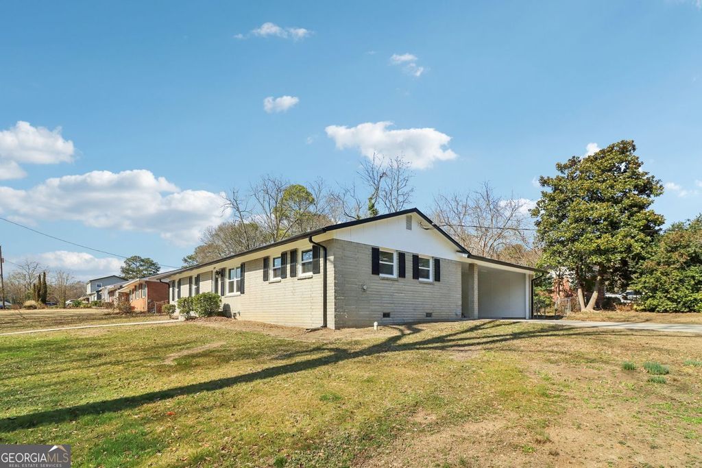 Photo of 2219 Lisa Drive SE, Marietta, GA 30067 (MLS # 10688872)