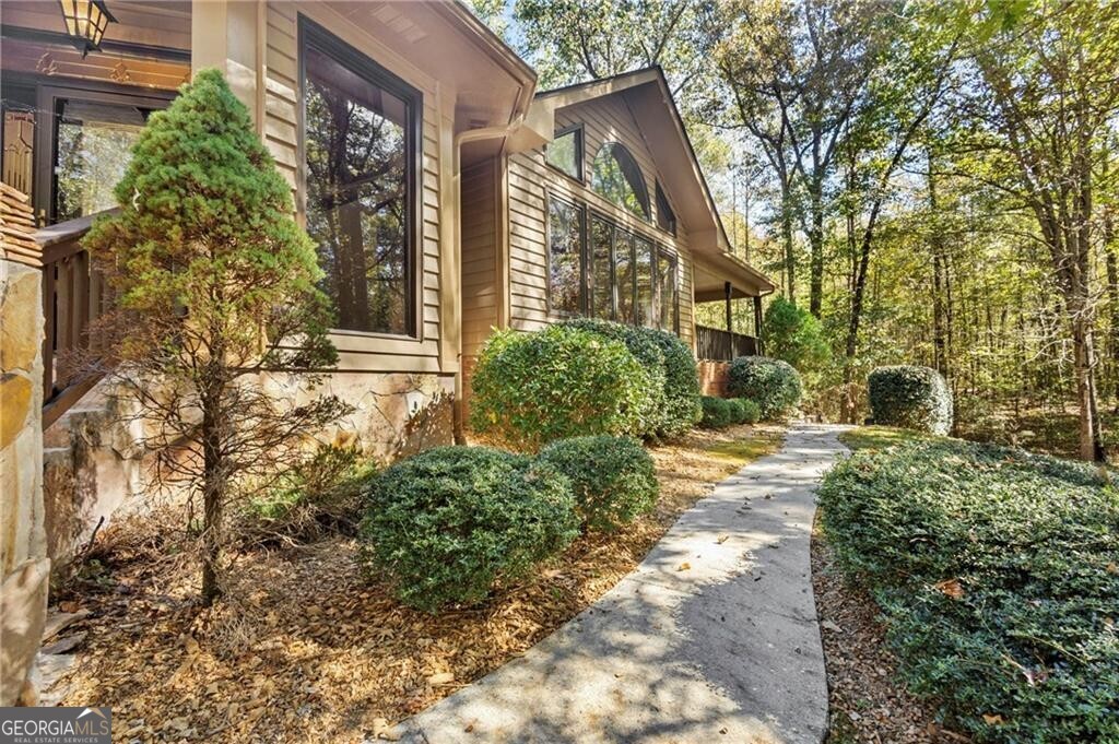 6985 Spout Springs RD