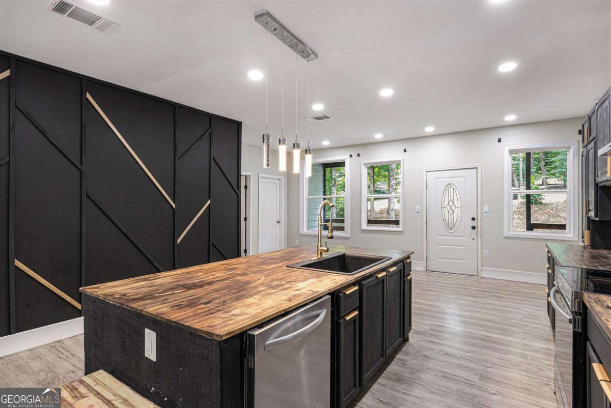 140 Indian Lake DR