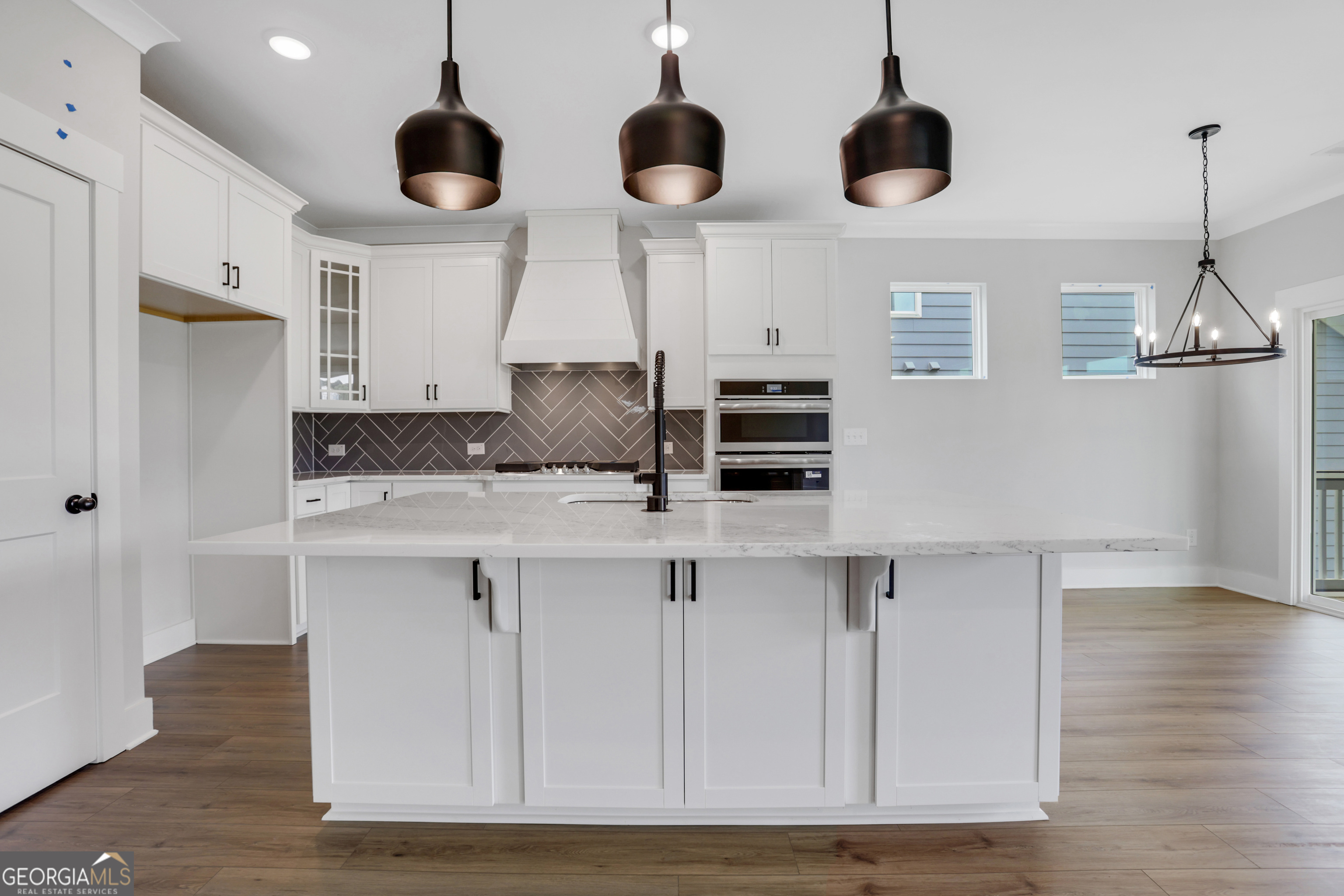 147 Coffee LN