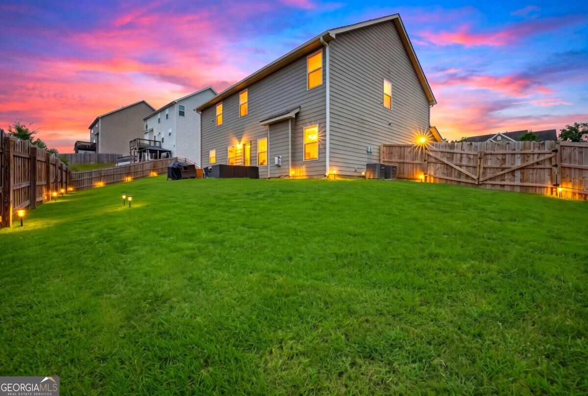 2601 Glenbrook LN