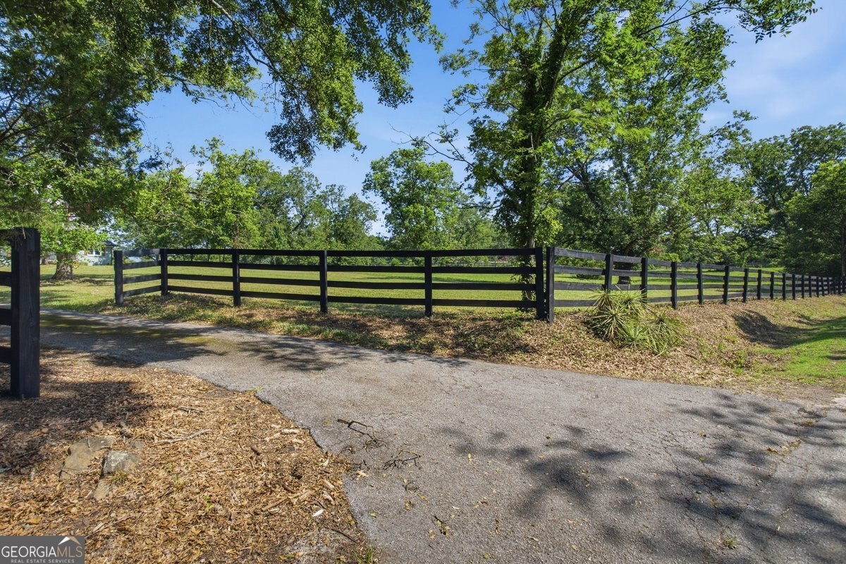 310 Gaithers RD