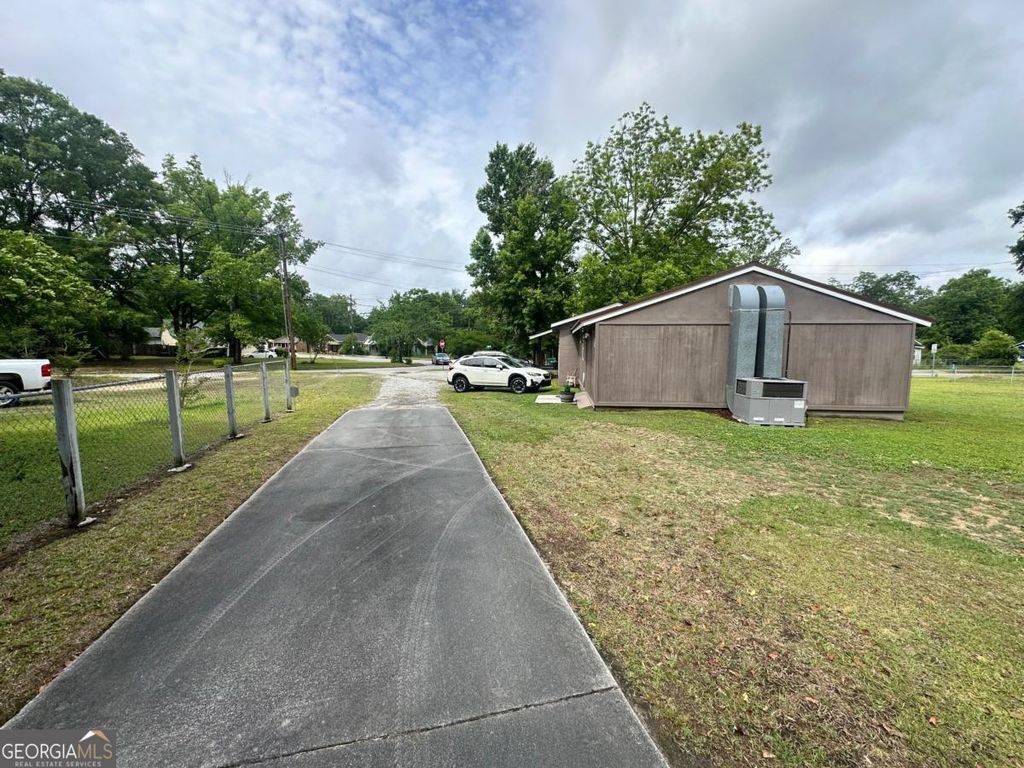 Photo of 648 Ellington Avenue, Thomson, GA 30824 (MLS # 10772112)