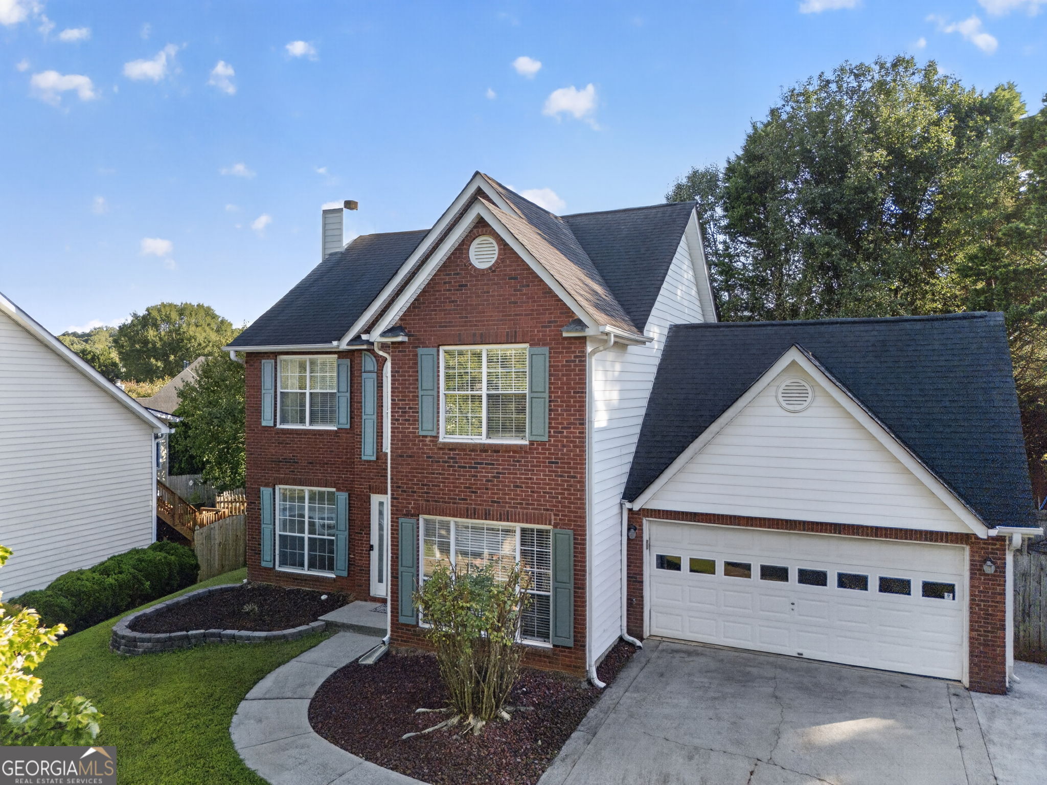 915 Charter Club Dr