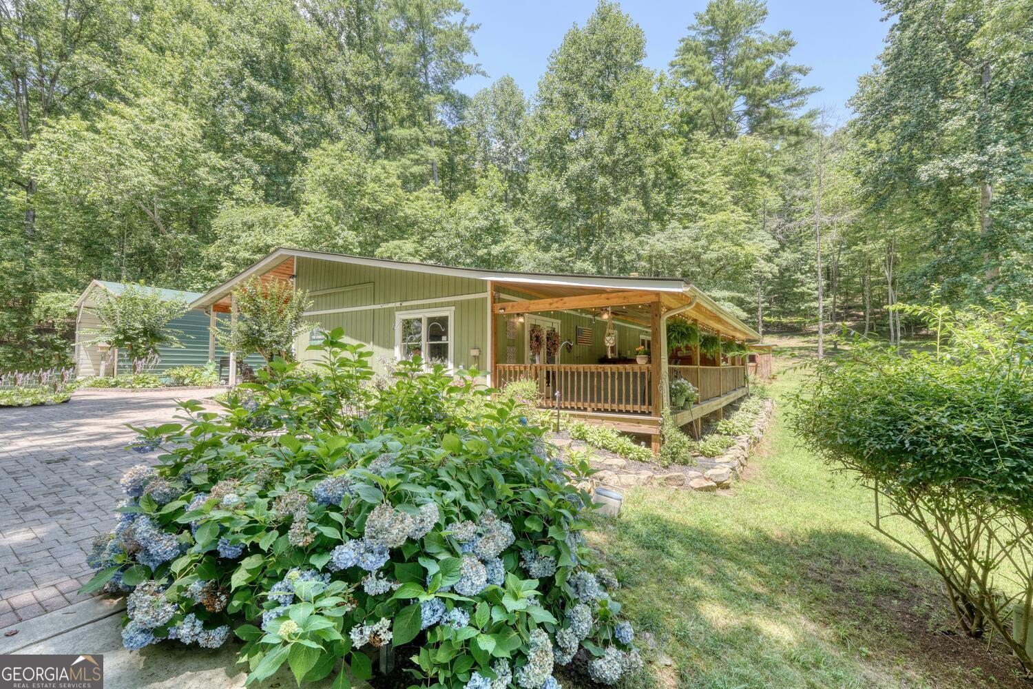 243 Chattahoochee Acres DR