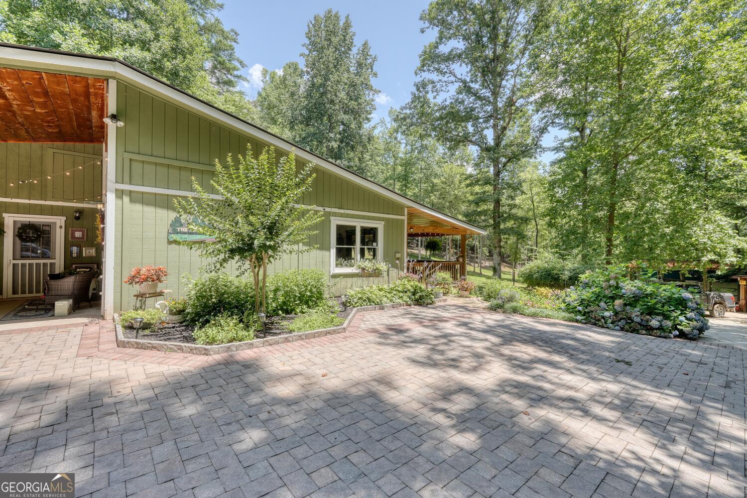 243 Chattahoochee Acres DR